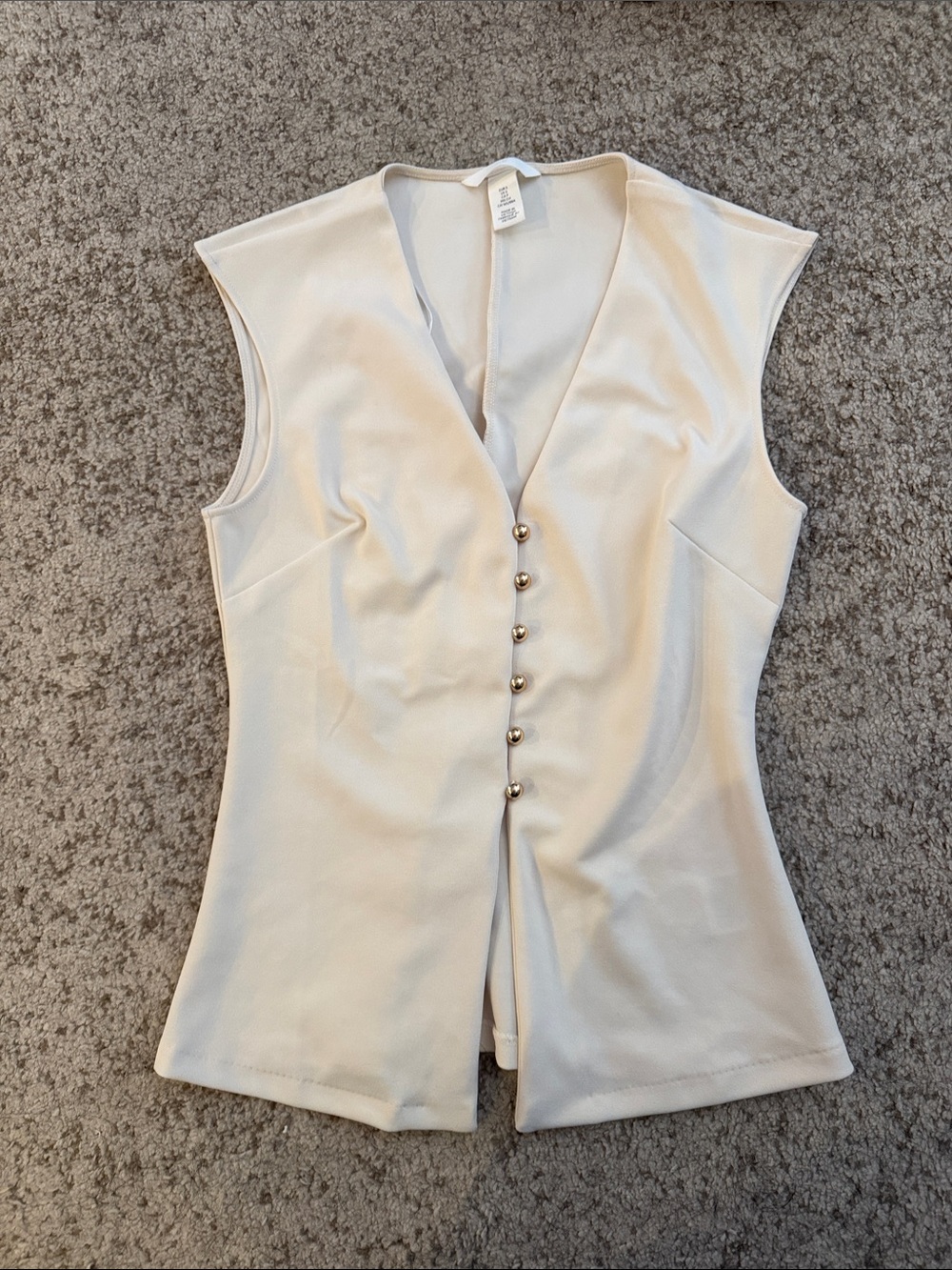 H&M Cream Sleeveless V-Neck Button Front Tank